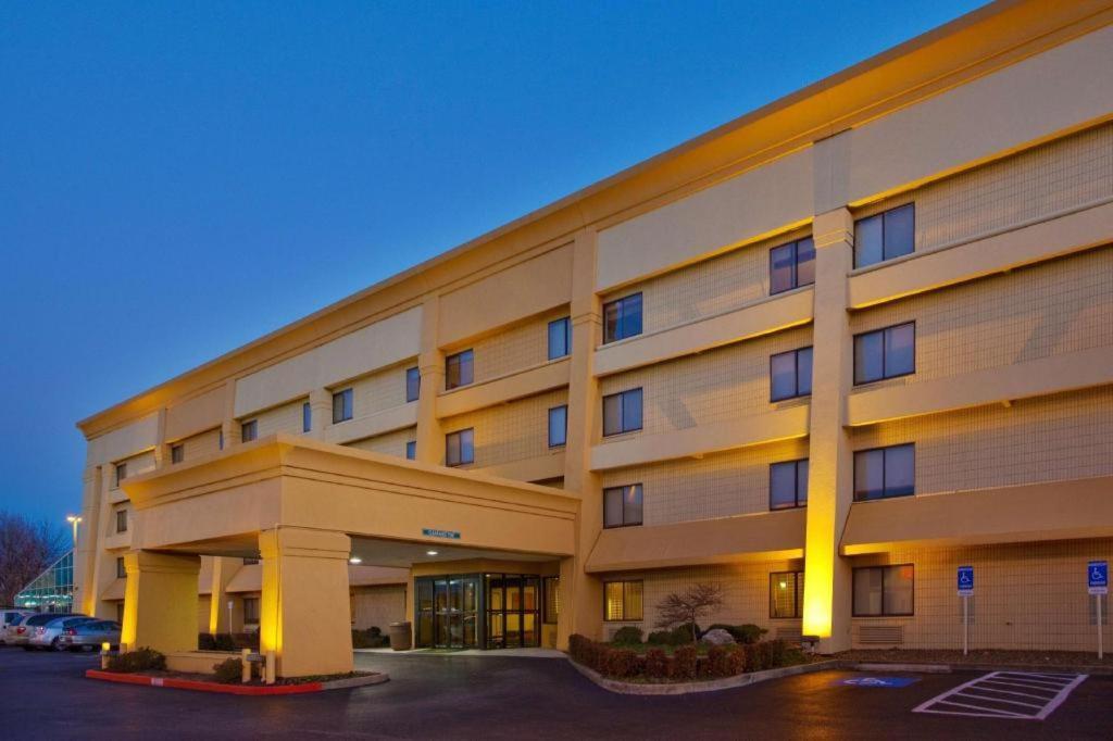 La Quinta By Wyndham Springdale Hotel Exterior foto